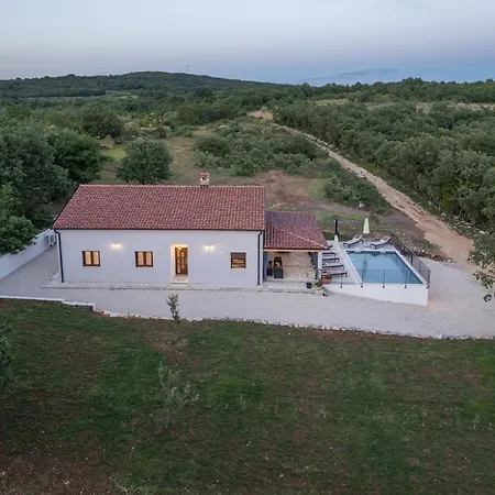 וילה Bibali
